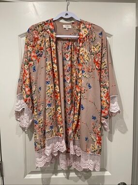 Umgee Mauve Floral Open-Front Kimono with Crochet Pink Trim